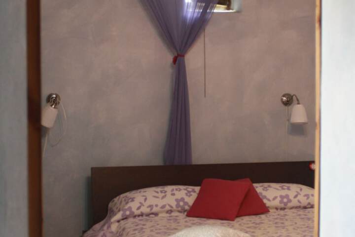 Room 4 of 35