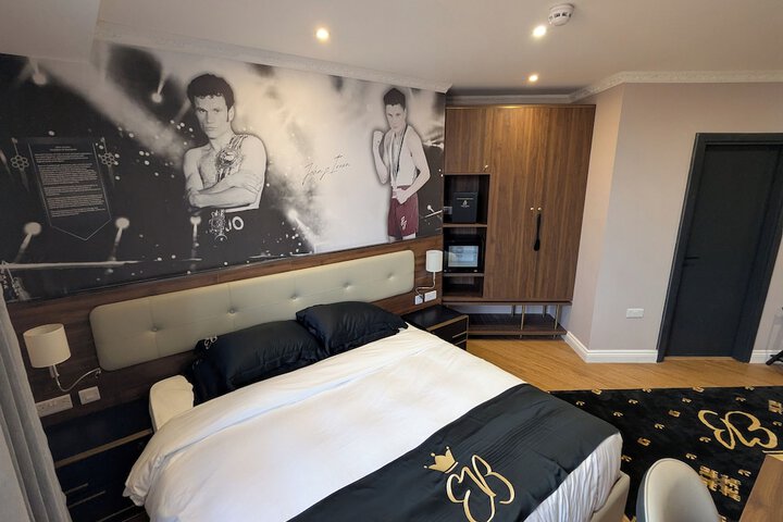 Room 53 of 117