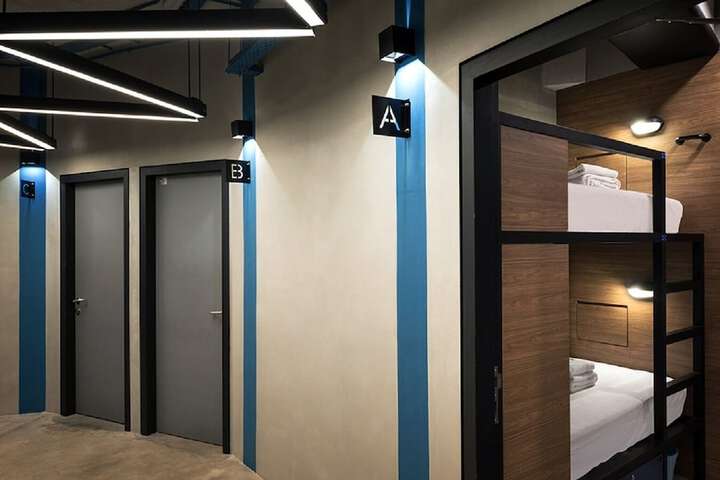 Room 17 of 34