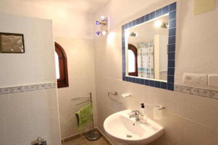 Room 2 of 29