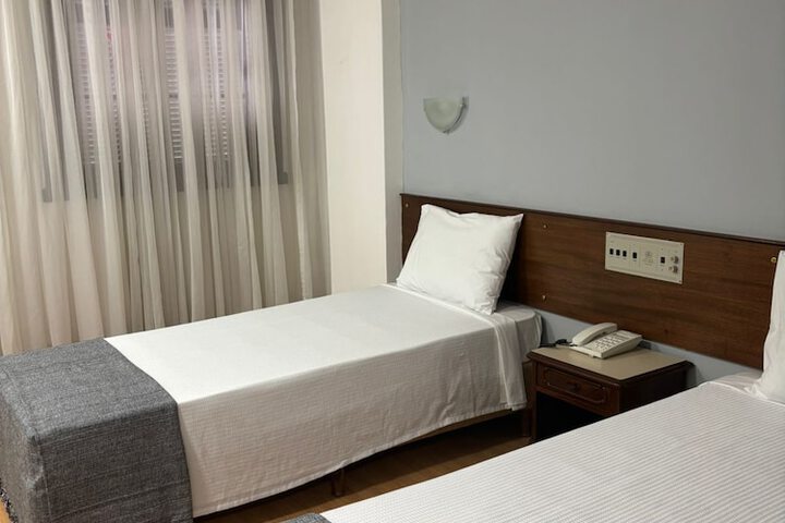 Room 16 of 35