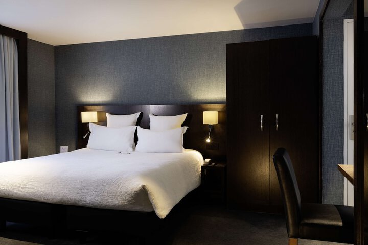 Room 43 of 103