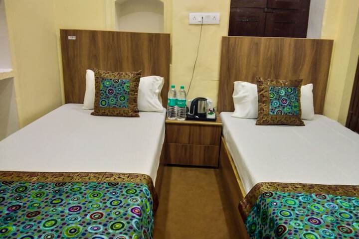 Room 33 of 117