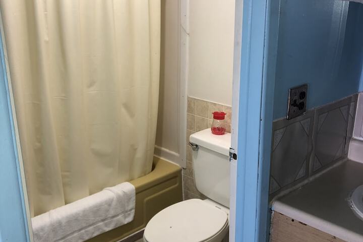 Room 6 of 7
