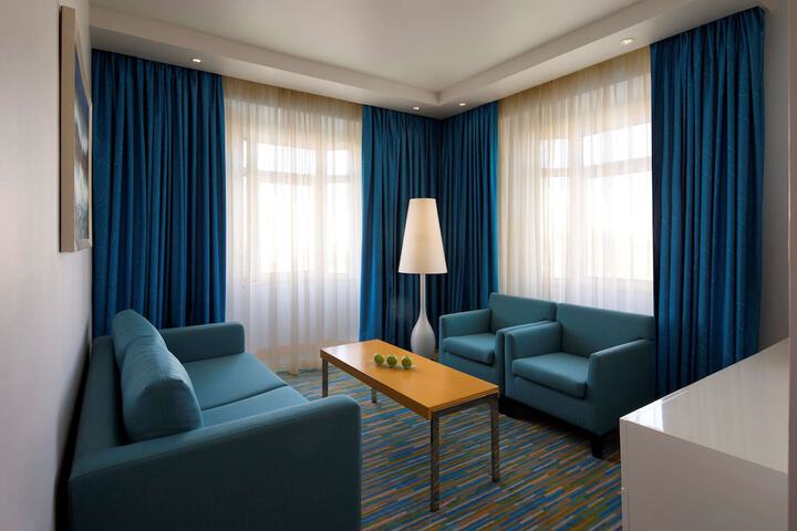 Room 35 of 198