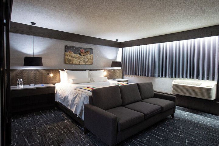 Room 13 of 34