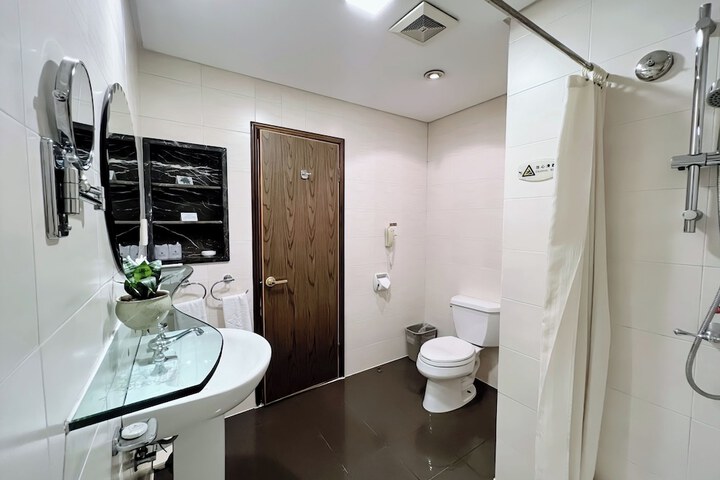 Bathroom Interior Photo