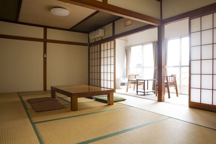 Room 10 of 51