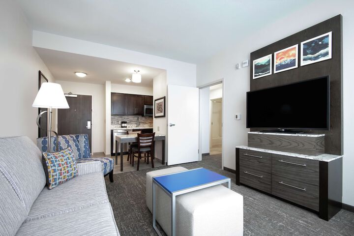 Room 11 of 30