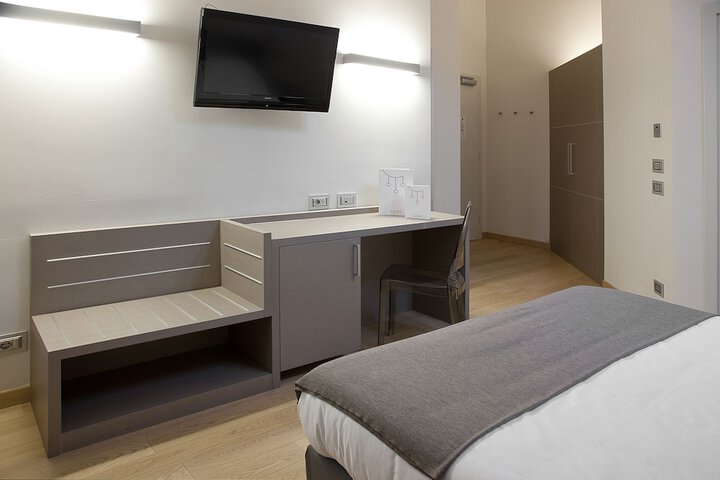 Room 6 of 35