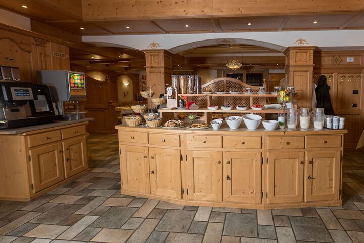 Breakfast/Coffee Service 120 of 142