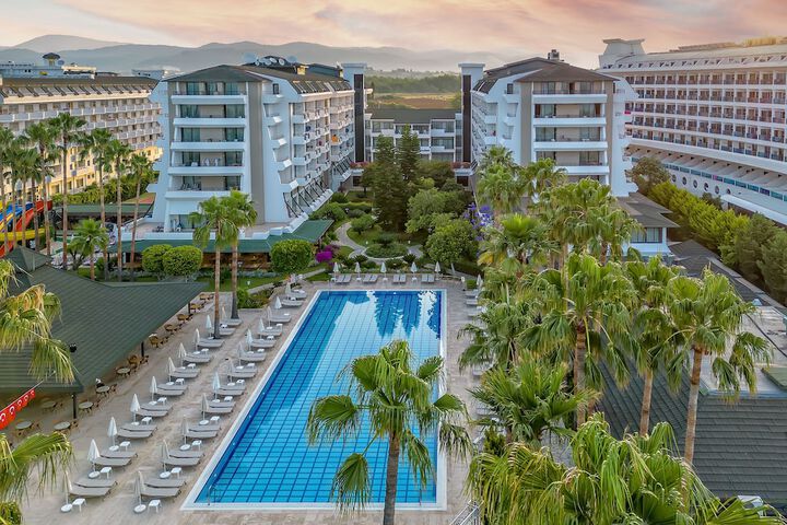 Pools & Facilities
