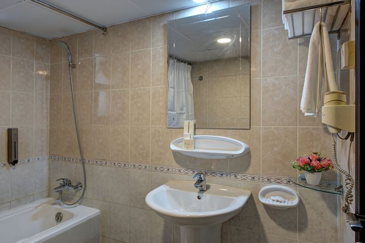 Room 14 of 34