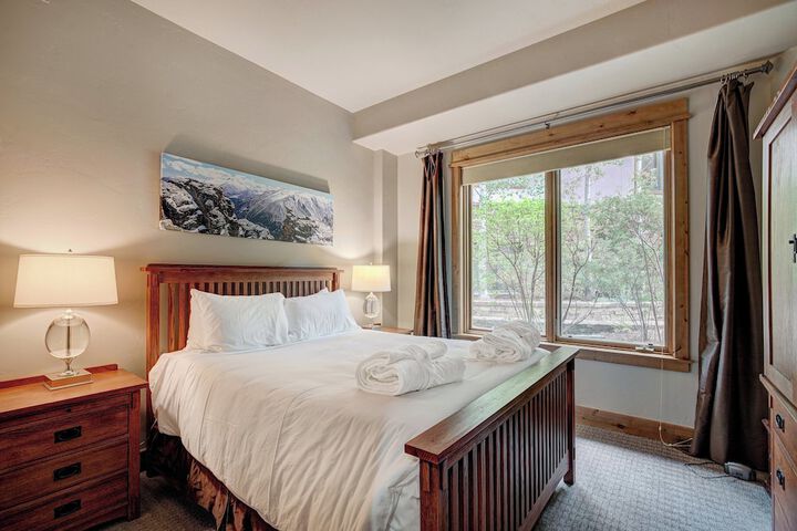 Room 103 of 493