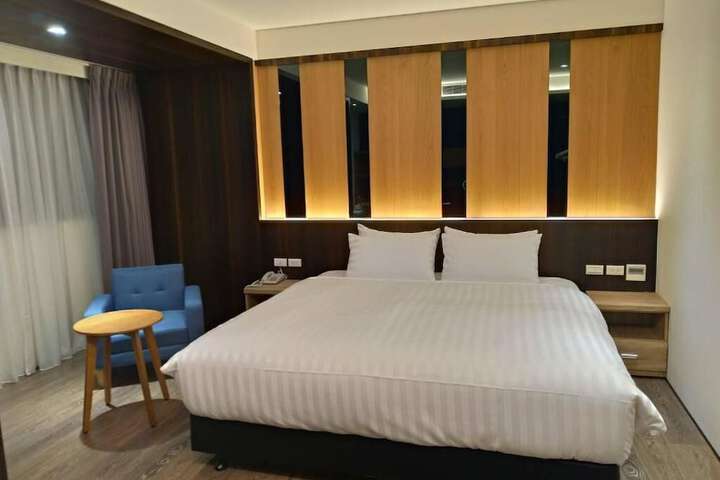 Room 5 of 21