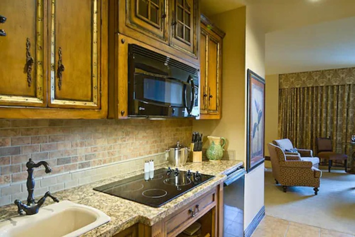 Private kitchenette