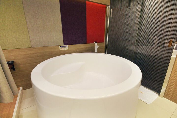 Room 13 of 47