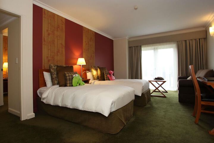Room 40 of 210