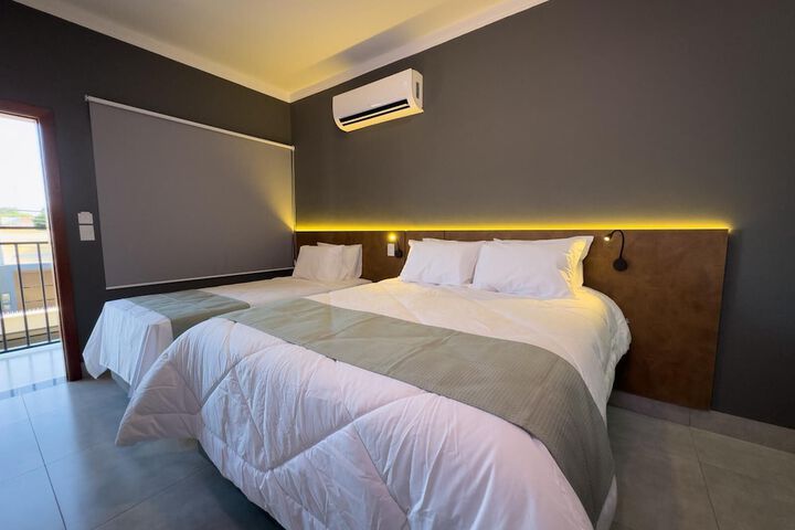 Room 8 of 33