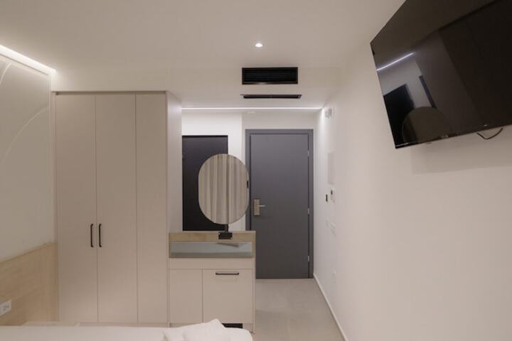 Room 21 of 44