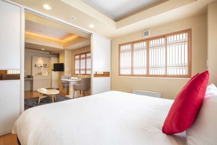 Room 8 of 32