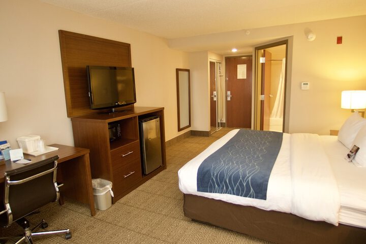 1 King Bed (7 of 18)