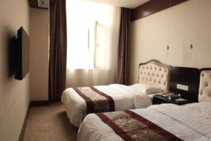 Room 4 of 7