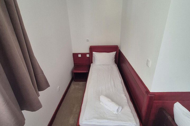 Room 15 of 35