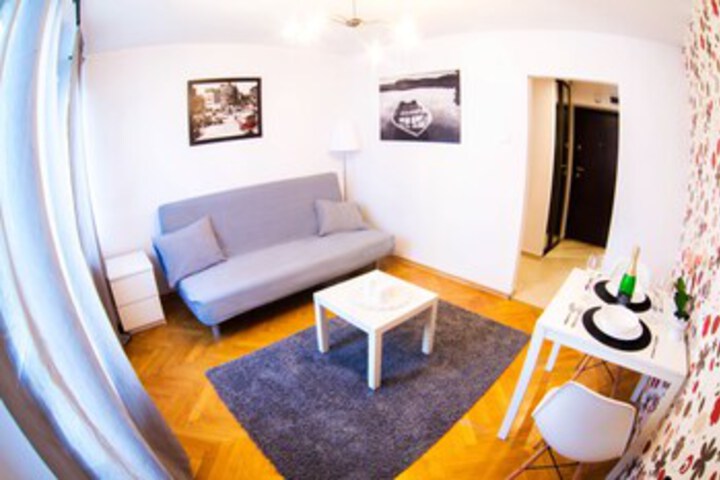 Room 14 of 33