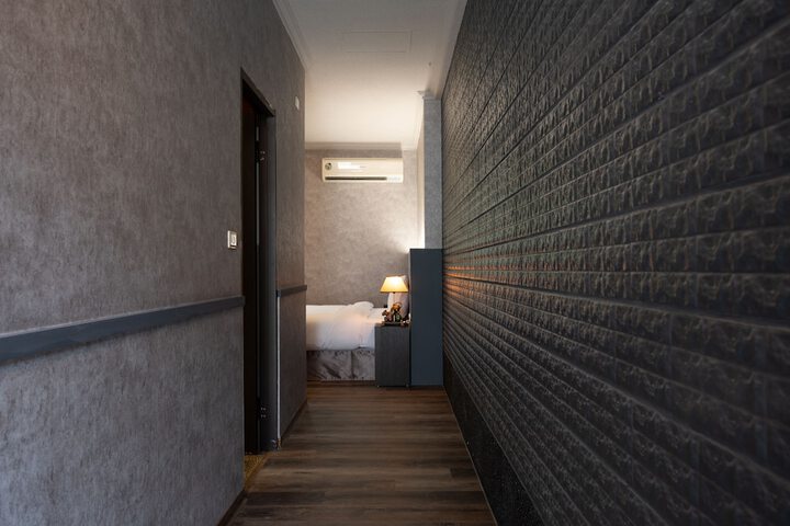 Room 9 of 46