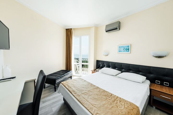 Room 17 of 48