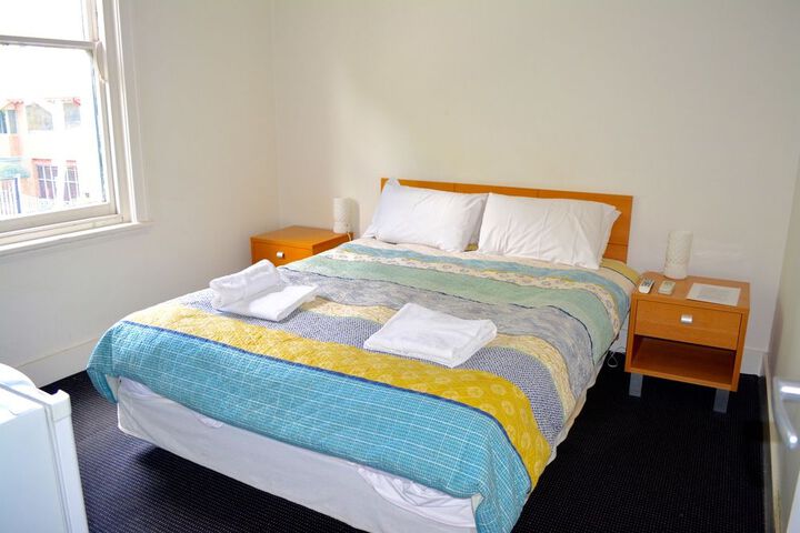 Room 7 of 28