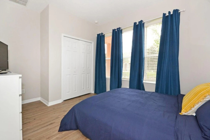 Room 2 of 36
