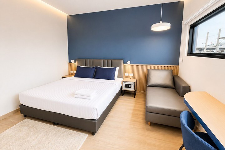 Room 11 of 38