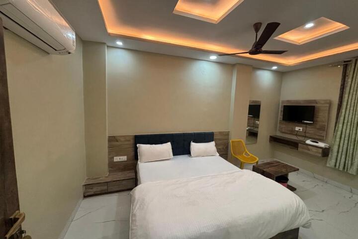 Hotel Nand Baba