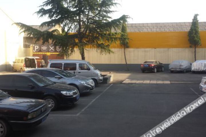 Yanshi tianshai Business Hotel