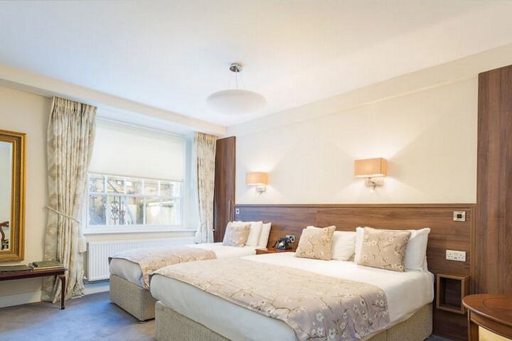 Room 8 of 39