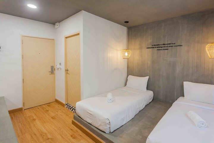 Room 9 of 47
