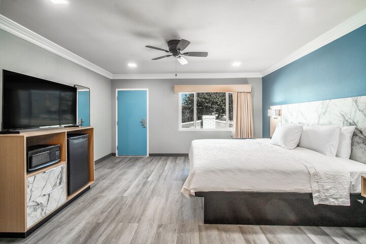 Room 22 of 46