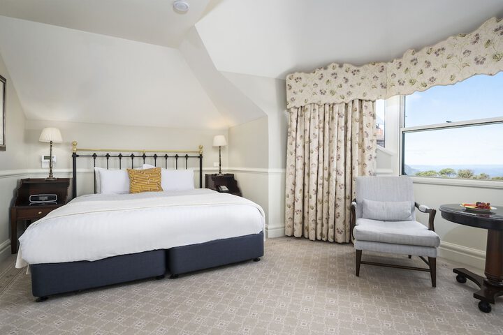 Room 14 of 76