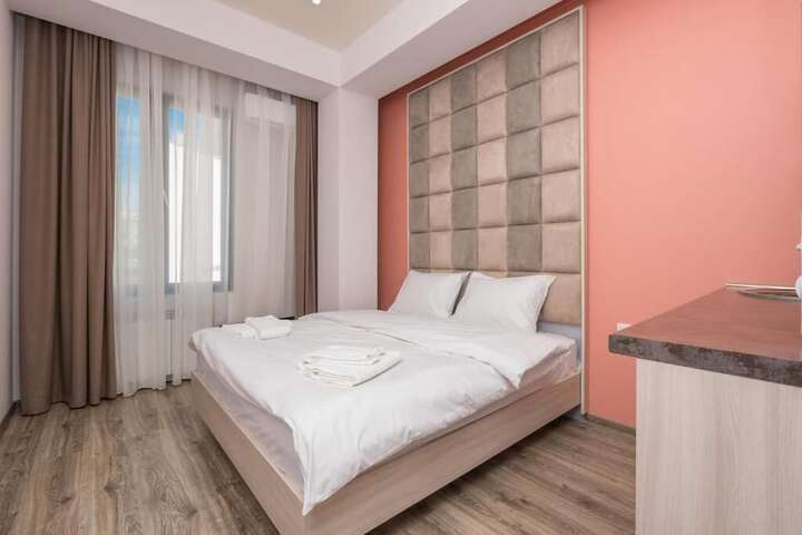 Room 15 of 33