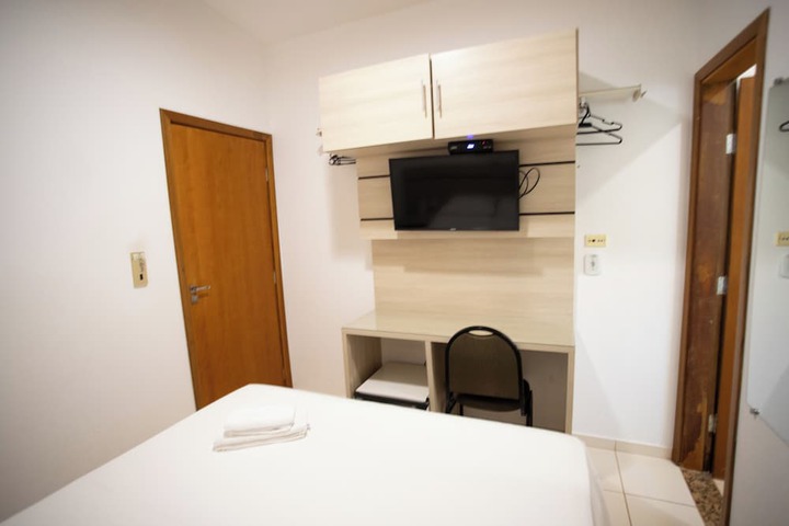 Room 32 of 67