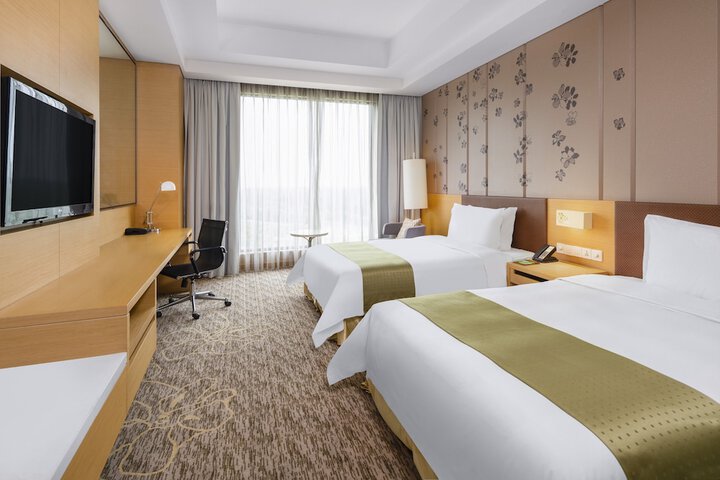 Room 42 of 89