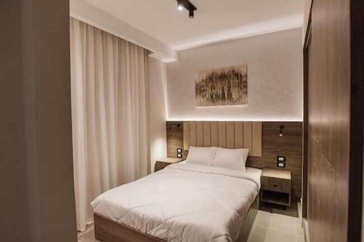 Room 7 of 11