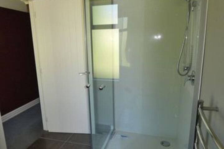 Room 2 of 18