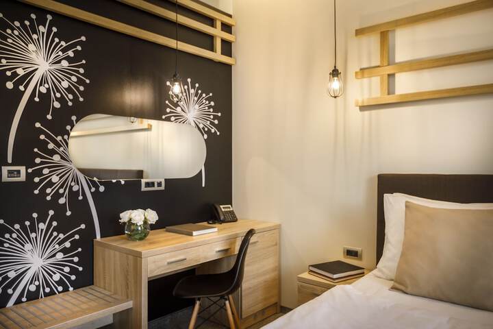 Room 7 of 75
