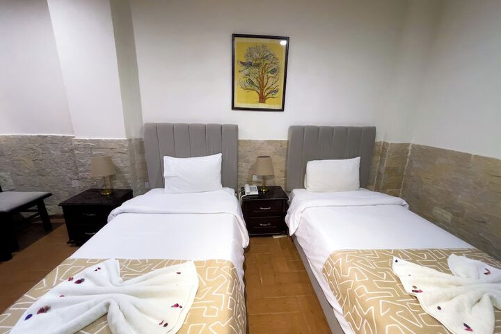 Room 73 of 340