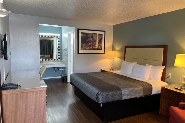 Room 9 of 29