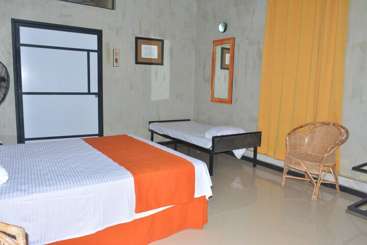 Room 17 of 23