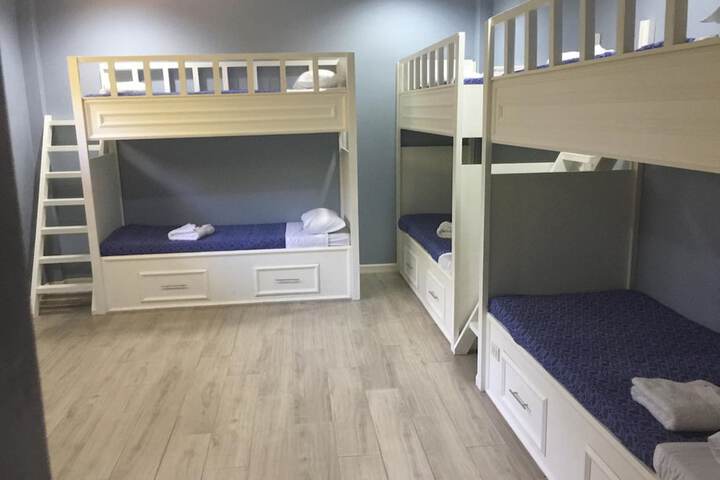 Room 13 of 41